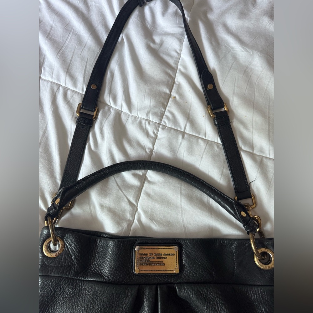 Marc by Marc Jacobs Hillier Hobo Black Pebbled Leather Handbag Gold Hardware - Picture 2 of 11